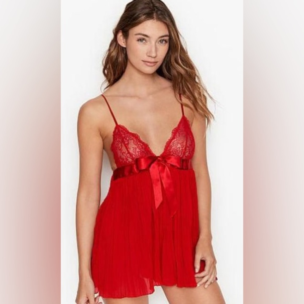 Victorias Secret Sexy Red Baby Doll Sheer Lace Chemise Lingerie Top Sz M NWOT